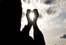 新上市的股票买入技巧:如何办理网上股票开户股票开户-公募、券商与社保基金“同框”145只个股 89只属于新质生产力概念